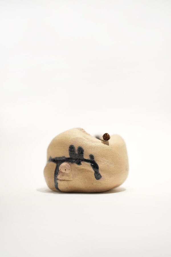Squished Baby Ceramic Ashtray - Imagen 4