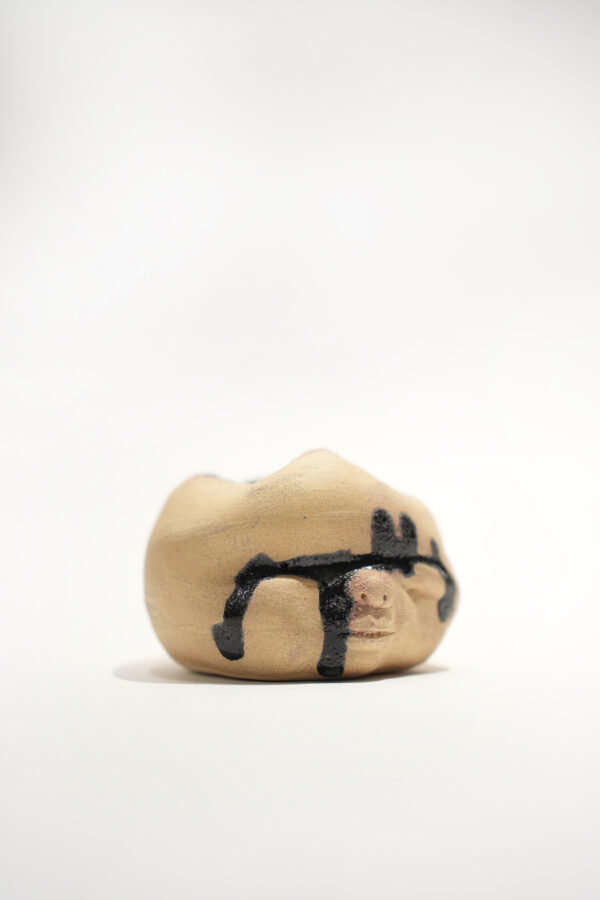 Squished Baby Ceramic Ashtray - Imagen 2