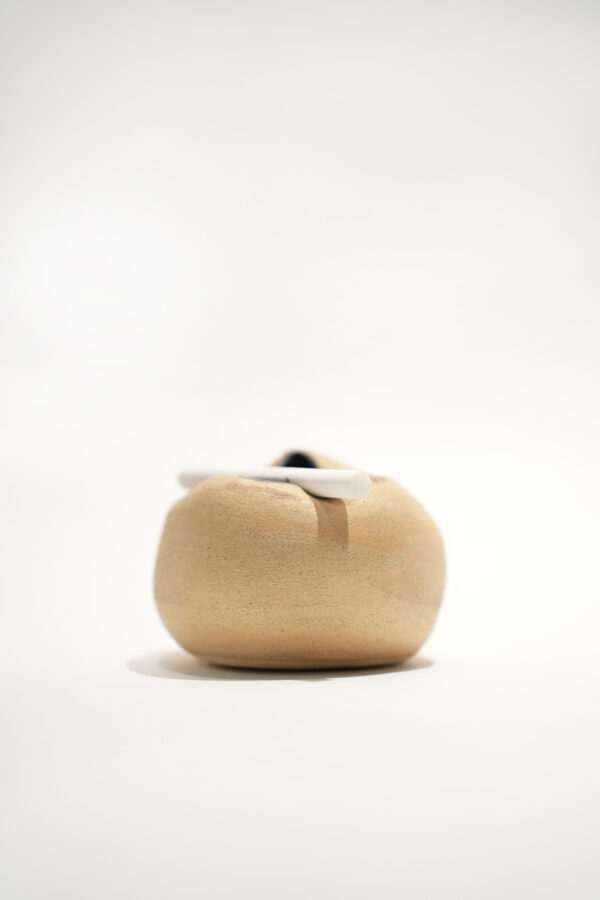 Squished Baby Ceramic Ashtray - Imagen 5